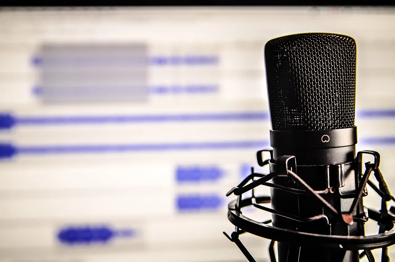 AI Remade Adobe, Sony’s New Mics, and APS-C Got a Lot of Love | The PetaPixel Podcast